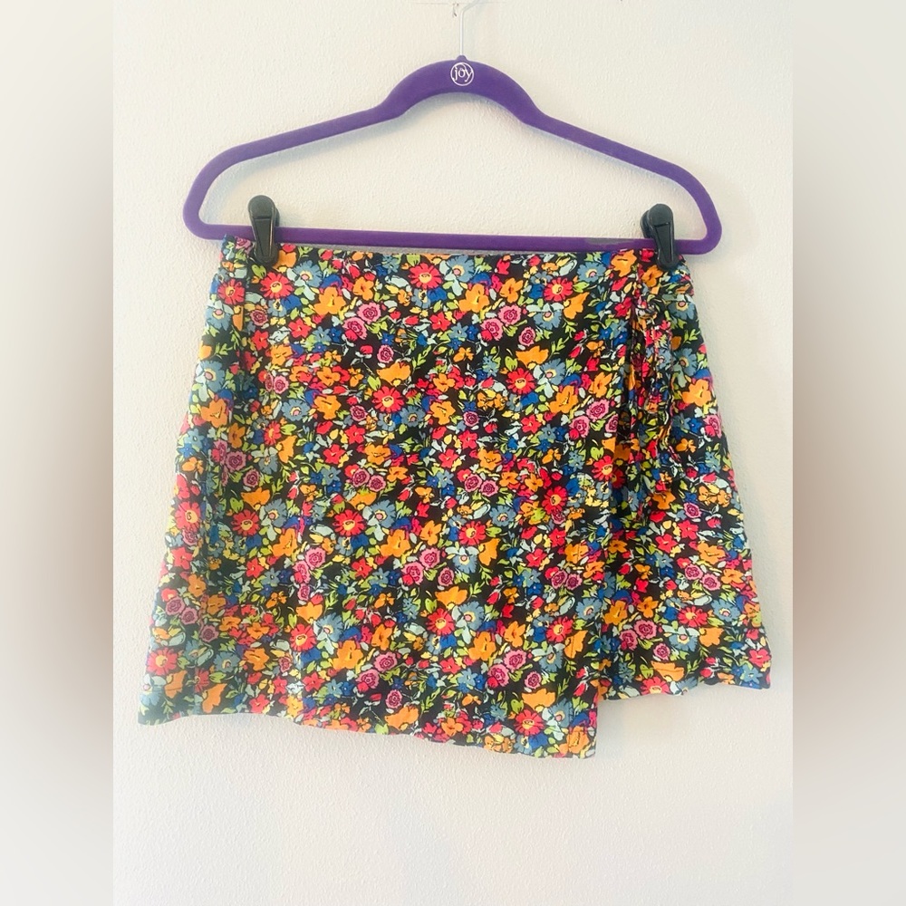 Wild Fable M mini floral skirt 🌻